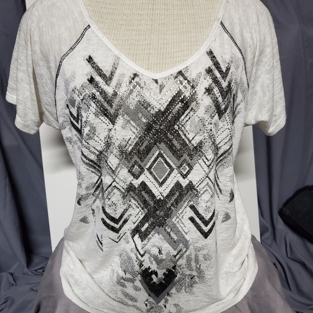 Datrip embellished top